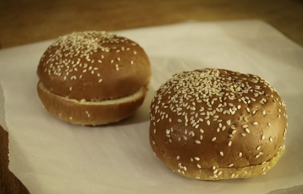 Egg Sesame Hamburger Bun Jumbo, Sliced