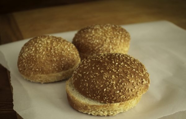 Sesame Seed Burger Bun Large, Sliced