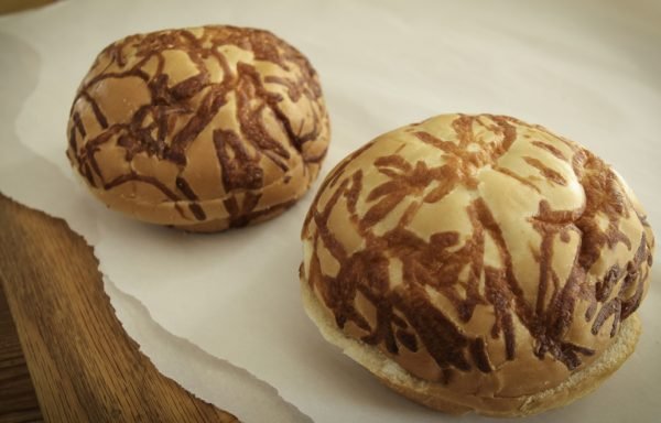 Cheddar Topped Bun Large, Sliced